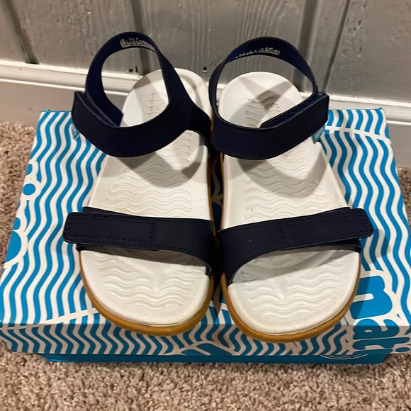 Boys Native Charley Sandals in Size 11